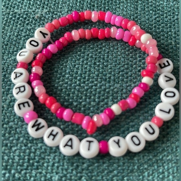 13 Friendship Bracelets for Trading at Taylor Swift Concerts—pack of 13 assorted - Picture 3 of 16